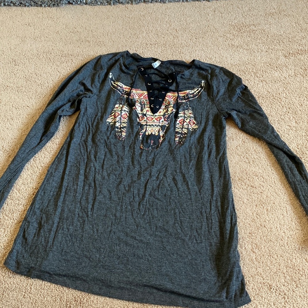 NWOT ACTING PRO MEDIUM COW AZTEC LONG SLEEVE